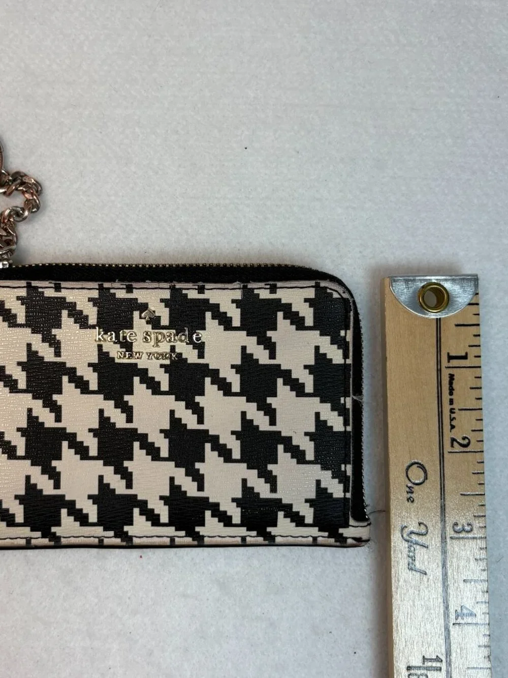 Kate Spade Darcy Houndstooth L-Zip Wallet Keychain Preppy Chic Retro Mod Classic